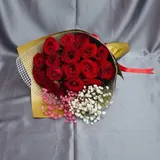 15 Romantic Red Rose & Gold Accent Bouquet – photo 3