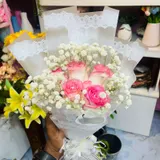 Clasic Pink Shade Roses & Baby's Breath Hand Bouque – photo 2