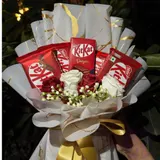 The Golden Indulgence: KitKat Rose & White Gold Bouquet – photo 3