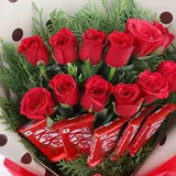 Red Rose & KitKat Chocolate Bouquet – photo 3