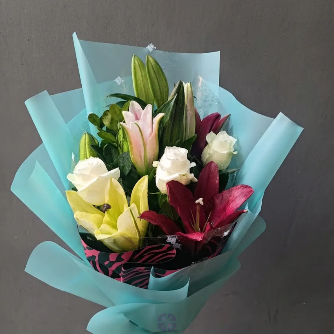 Elegant Three Color Chinese Lily & White Rose Handheld Bouquet