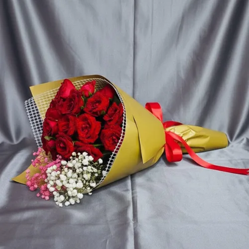 15 Romantic Red Rose & Gold Accent Bouquet