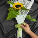 The Solitary Ray Single Sunflower Hand Bouquet – photo 3
