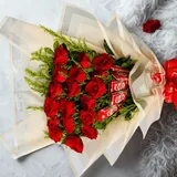 Elegant Red Rose & KitKat Chocolate Bouquet – photo 3
