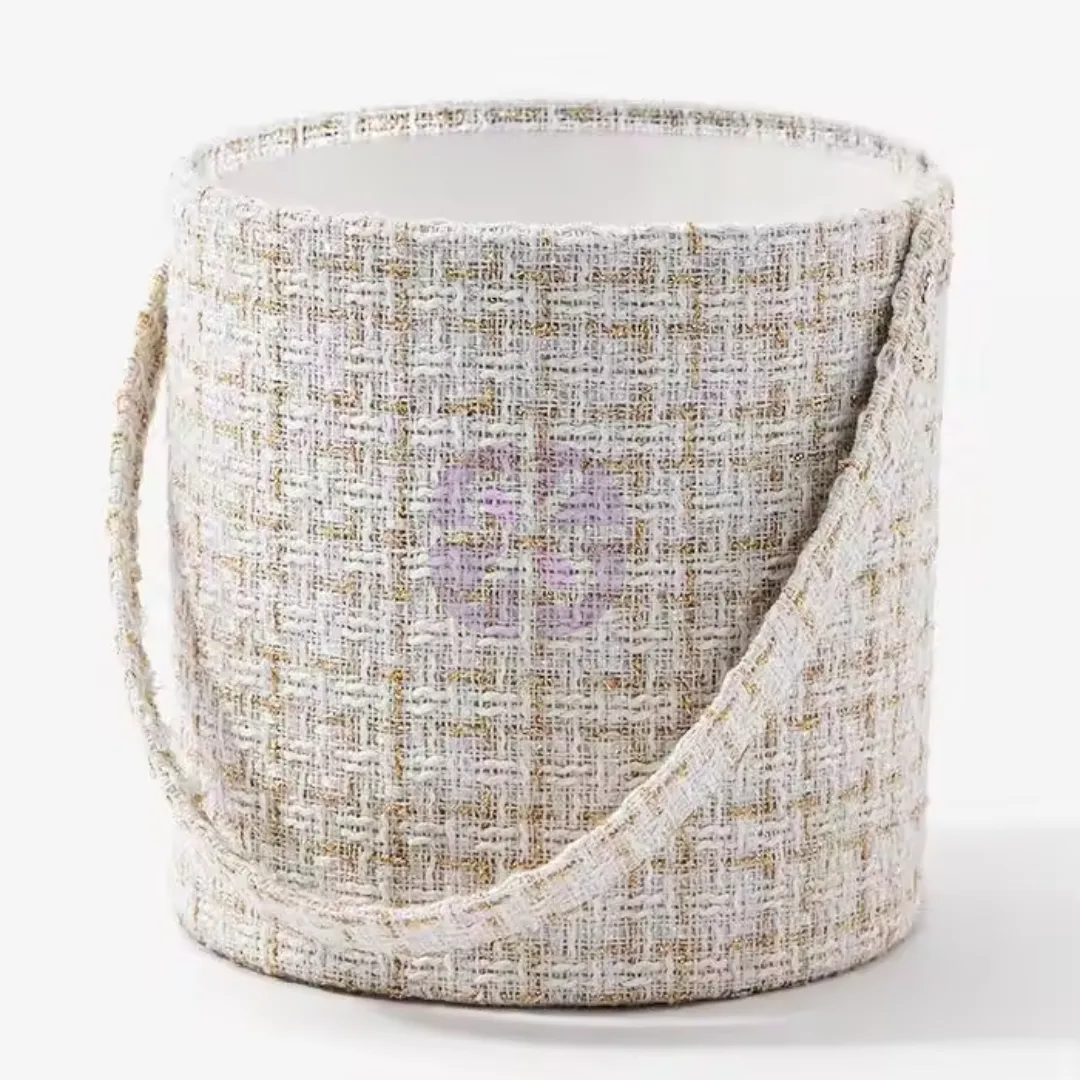 40 Yellow Roses in Hugging Tweed Round Gift Box