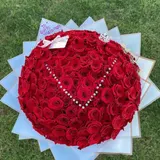 Deluxe Red Rose Heart Bouquet with Pearl Design & Crown – photo 1