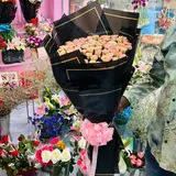100 Shade Pink Rose Round Bouquet with Black Wrap – photo 4