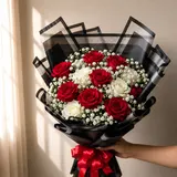 Red & White Rose Bouquet – photo 1