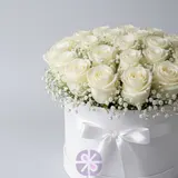 20 Classic White Rose & Gypsy Grand Round Box – photo 3