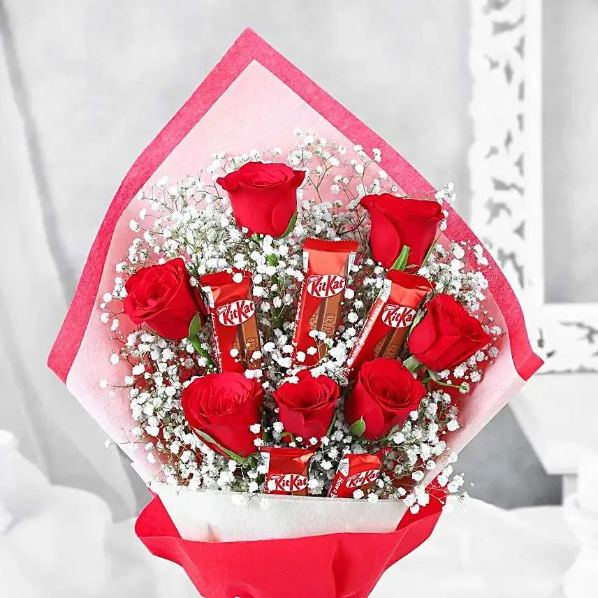 Red Roses & KitKat Chocolate Bouquet