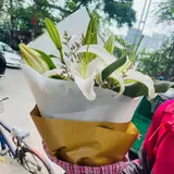 Elegant White Lily Bouquet Gift – photo 4