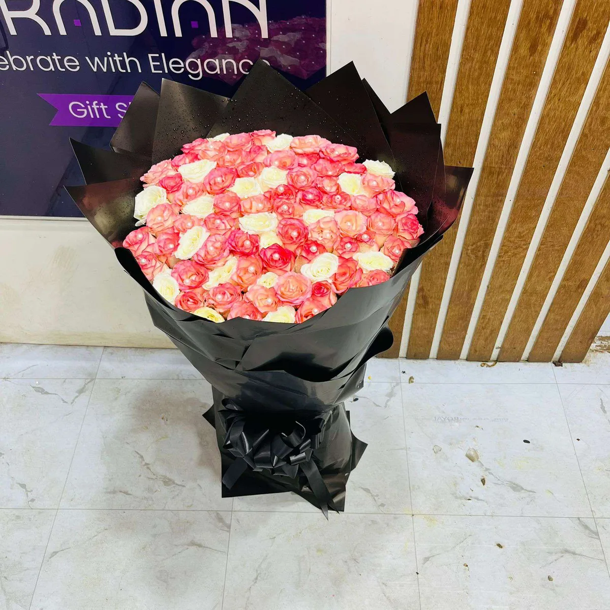 100 Pink & White Rose Bouquet – Premium Valentine Love Arrangement