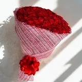 Classic 100 Red Roses Bouquet with Elegant Red Net Wrapping & Ribbon – Perfect for Proposal, Anniversary & Valentine’s Day – photo 4