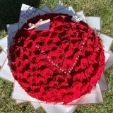 Deluxe Red Rose Heart Bouquet with Pearl Design & Crown – photo 2