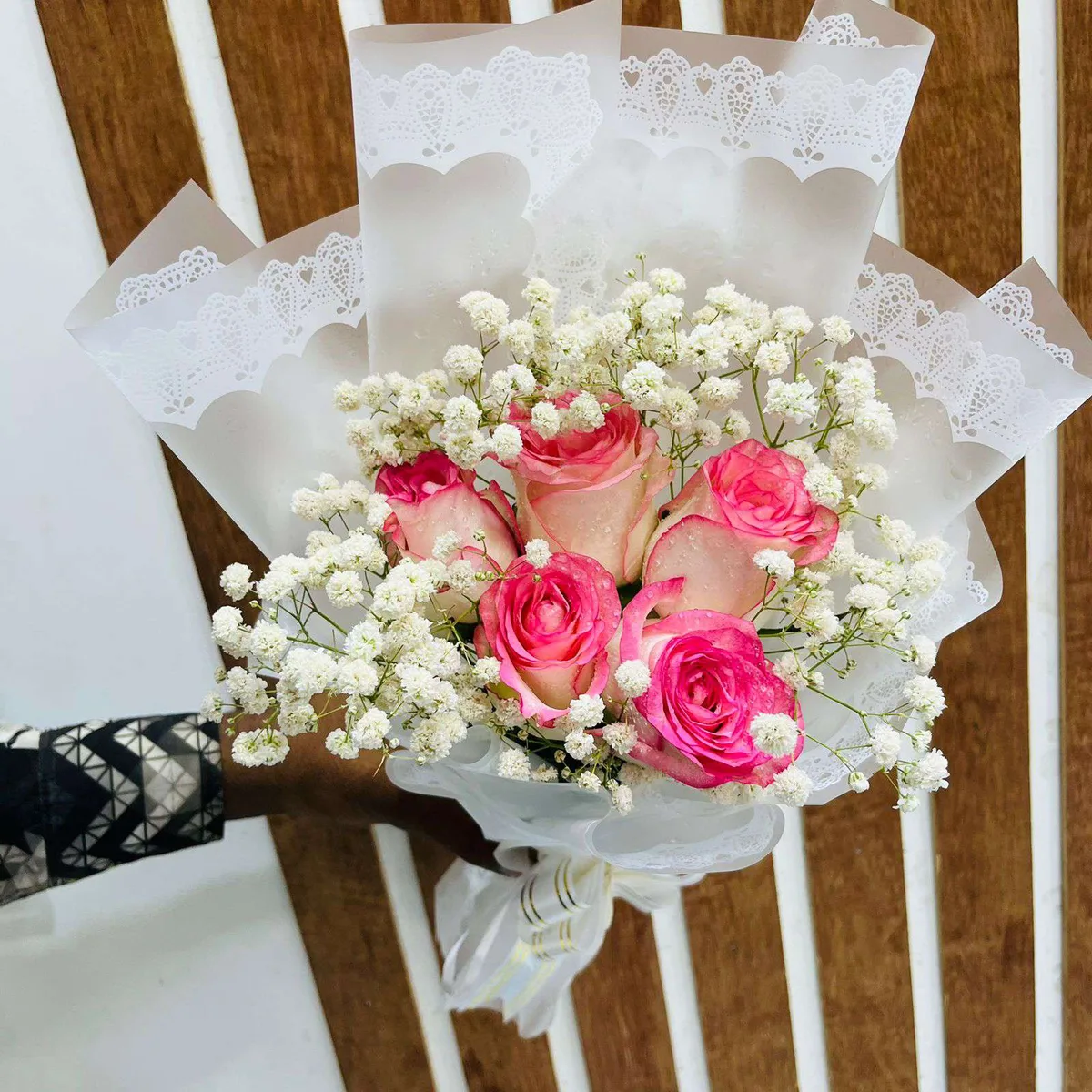 Clasic Pink Shade Roses & Baby's Breath Hand Bouque