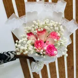 Clasic Pink Shade Roses & Baby's Breath Hand Bouque – photo 3