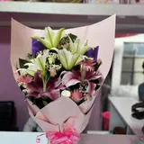 Petal Kiss Lily Bouquet – photo 1