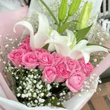 Premium White Lily, Pink Rose & Gypsy Hand Bouquet – photo 4