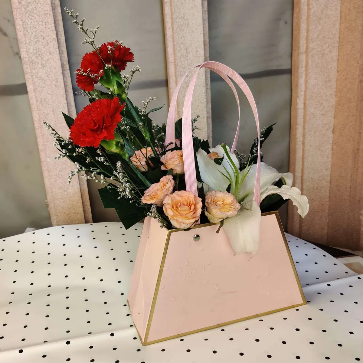 Deluxe Multi-Tone Flower Gift Bag Carnation, Lily & Shade Pink Rose