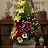 Luxury Mixed Flower Basket Arrangement – Premium Gift Bouquet – photo 1