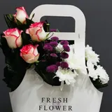 Elegant Floral Carrier Pink Shaded Rose & Chrysanthemums Flower Bag – photo 3