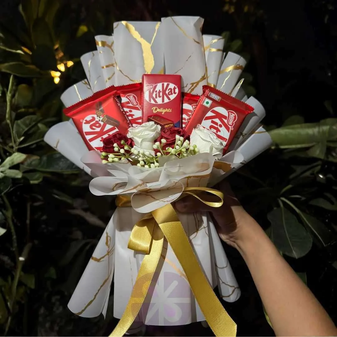 The Golden Indulgence: KitKat Rose & White Gold Bouquet