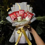 The Golden Indulgence: KitKat Rose & White Gold Bouquet – photo 1
